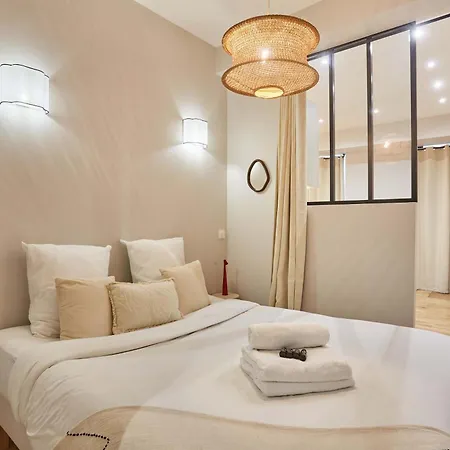 Superb 1 Bedroom Center Of By Prestige Paříž