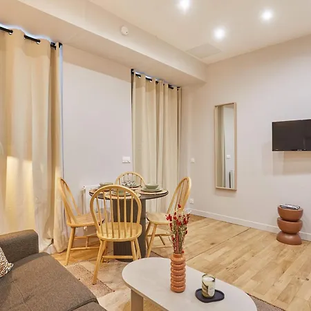 Superb 1 Bedroom Center Of By Prestige Paříž